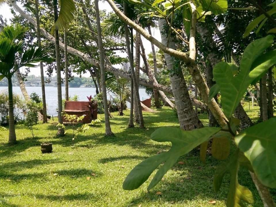 Ashtamudi Villa Kollam Extérieur photo